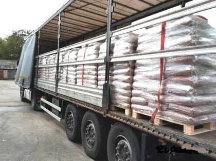 2 Camiones con 48 Palets de 3696 SACOS DE 15 KG certificado DIN ENplus A1 15Kg